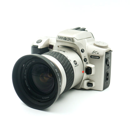 Minolta Dynax STsi + 28–80mm f/3.5–5.6
